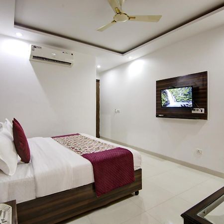 Hotel Devrana Delhi Airport New Delhi Eksteriør billede