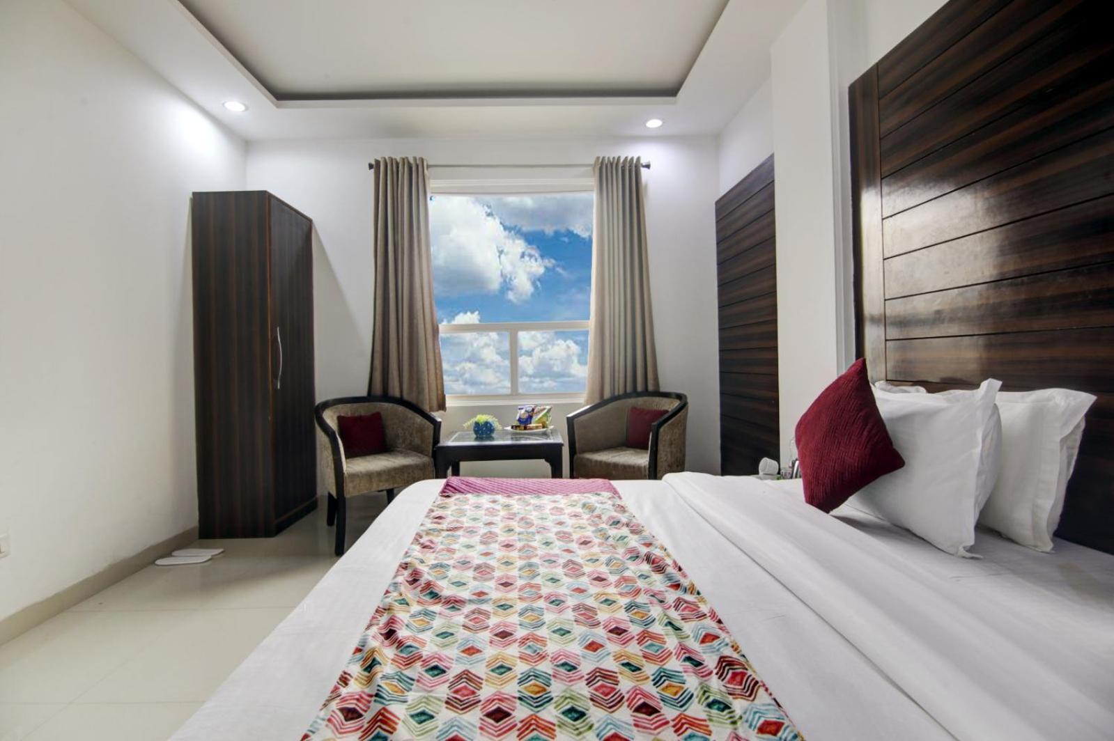 Hotel Devrana Delhi Airport New Delhi Eksteriør billede