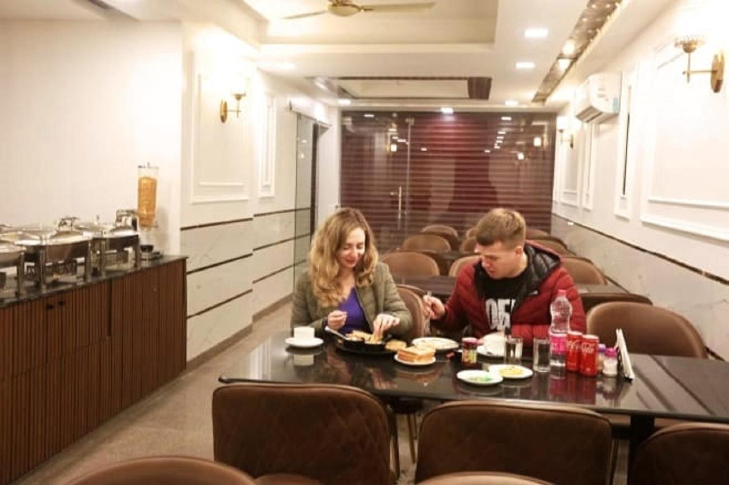 Hotel Devrana Delhi Airport New Delhi Eksteriør billede